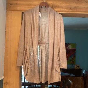 Cardigan with darling pockets